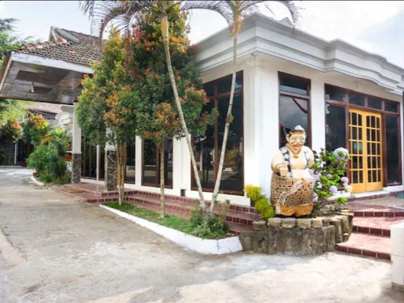 Reddoorz At Pujon Malang Hotel Batu  Buitenkant foto