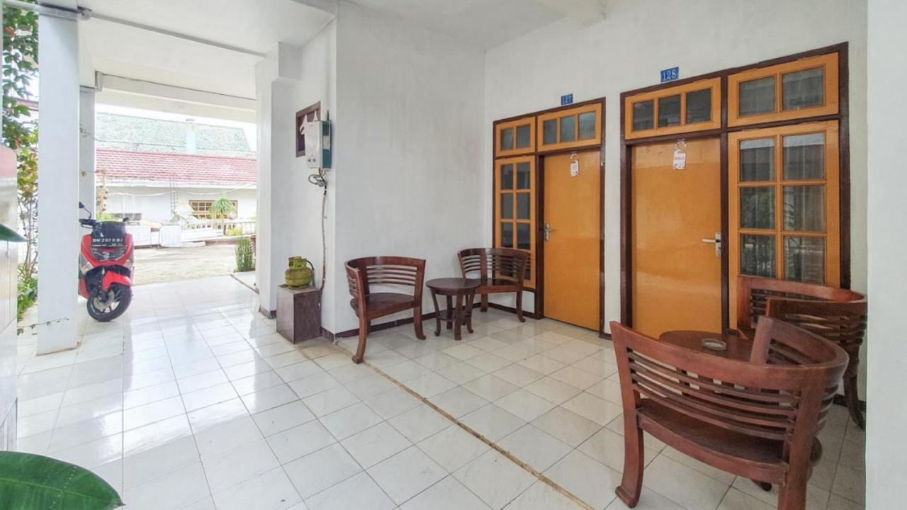 Reddoorz At Pujon Malang Hotel Batu  Buitenkant foto